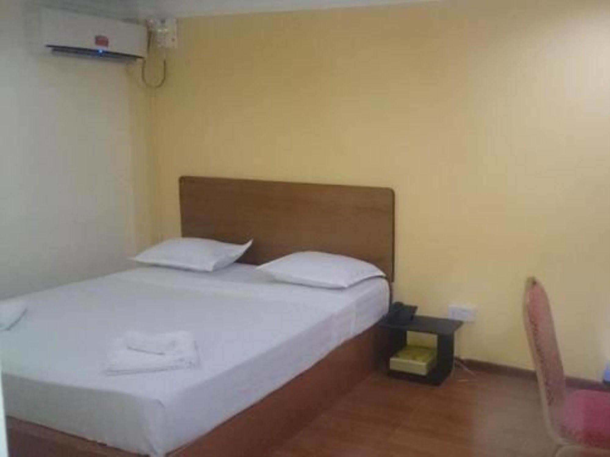 Silver Moon Hotel Yangon Eksteriør bilde