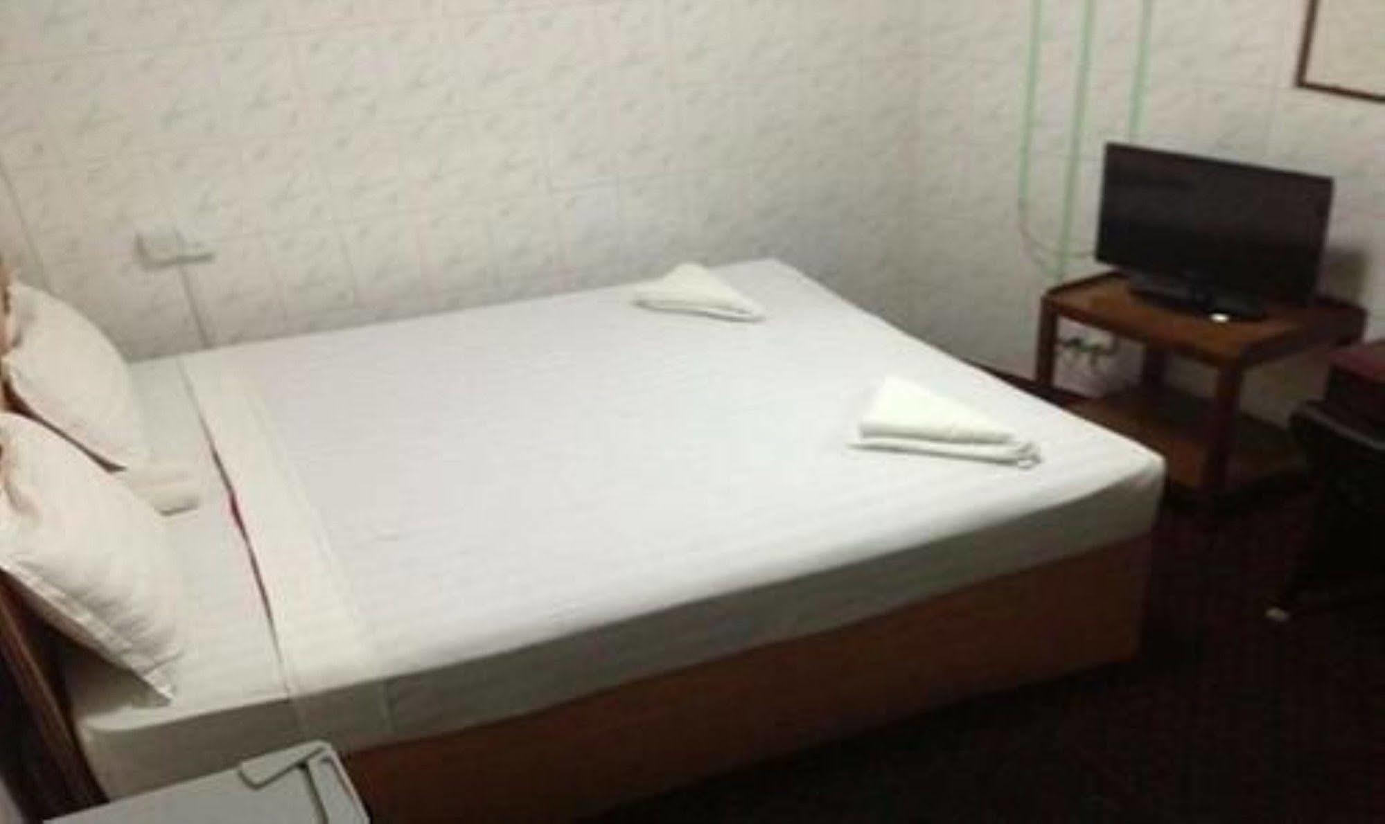 Silver Moon Hotel Yangon Eksteriør bilde