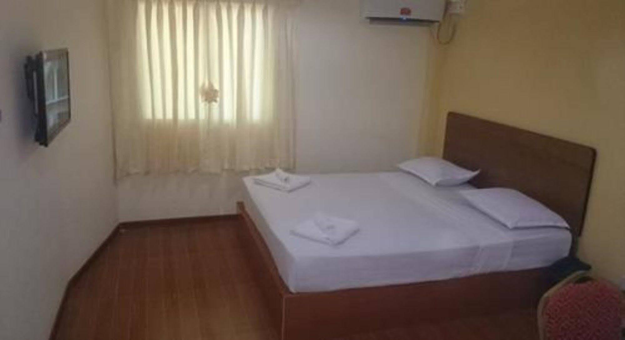 Silver Moon Hotel Yangon Eksteriør bilde